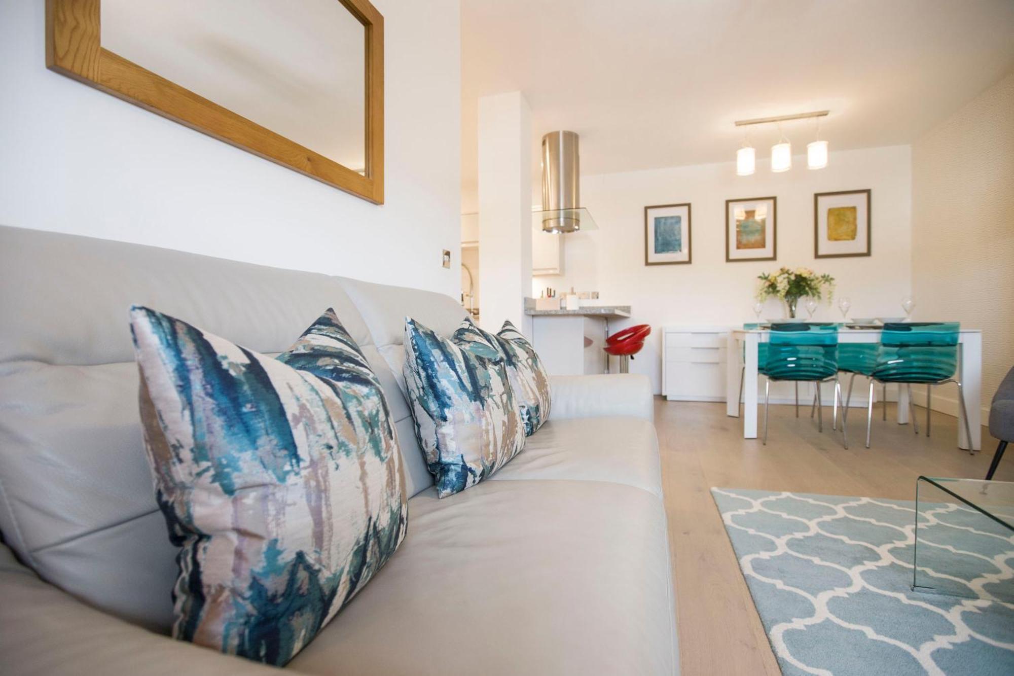 Urban Living'S ~ King Edward Luxury Apartments In The Heart Of ويندسور المظهر الخارجي الصورة