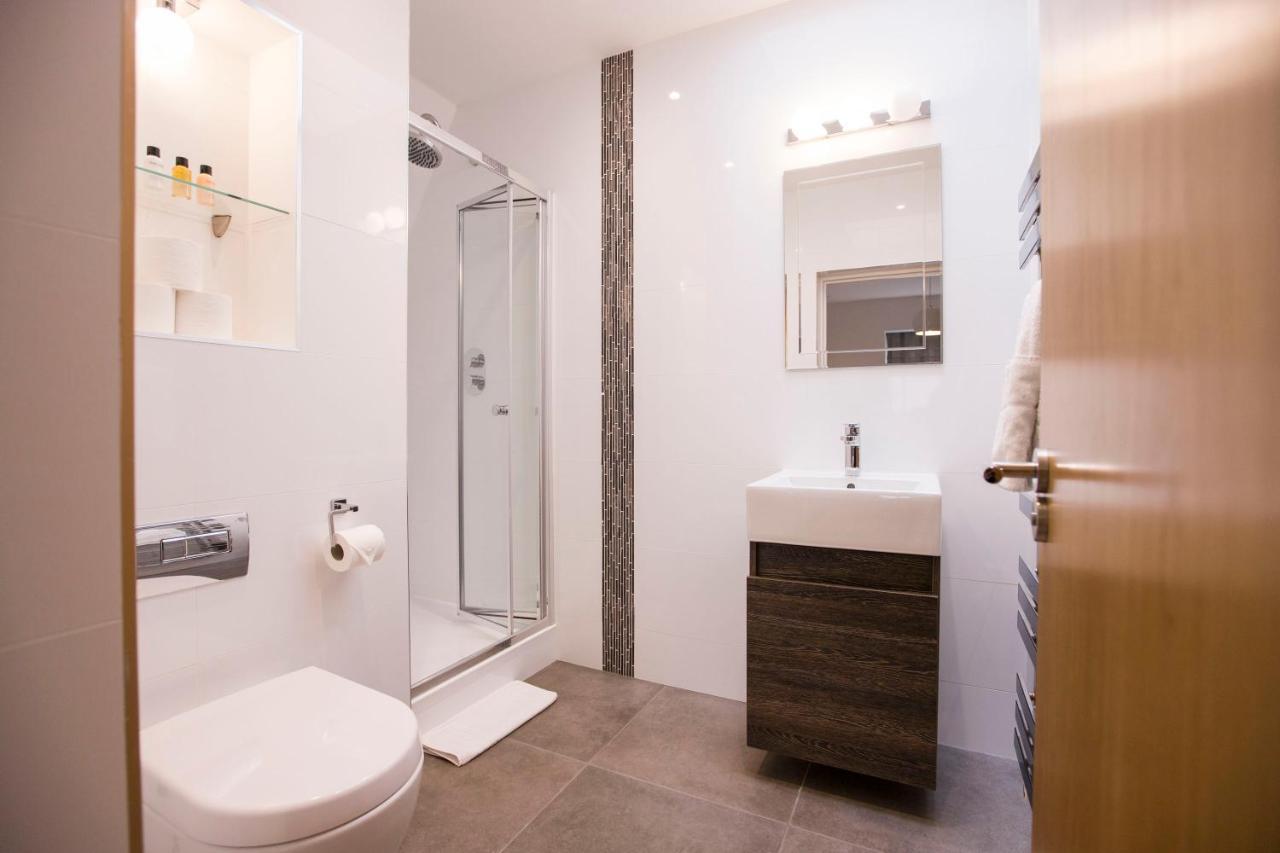 Urban Living'S ~ King Edward Luxury Apartments In The Heart Of ويندسور المظهر الخارجي الصورة